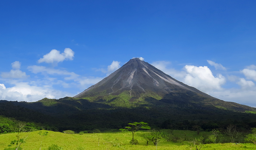 6 Activities You Can’t Miss When Going to the Arenal Volcano